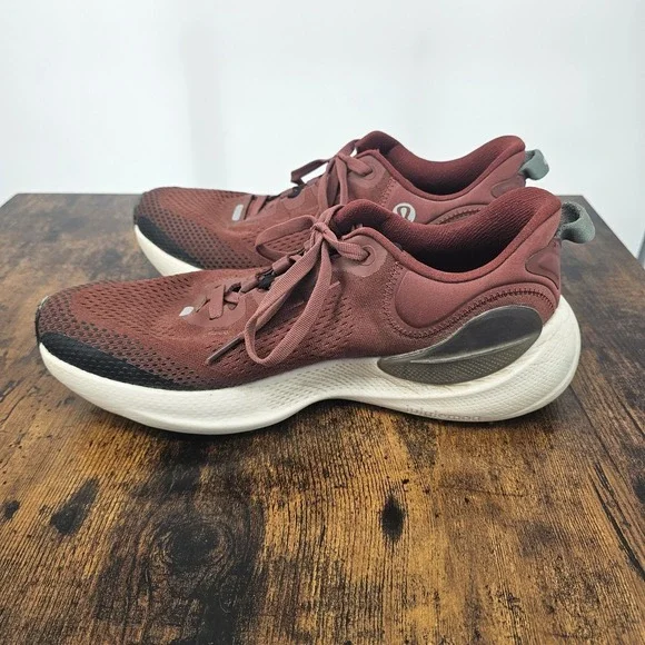 Lululemon Mens Beyondfeel Trail Running Shoe Smokey Red/Light Ivory/Blk Sz10